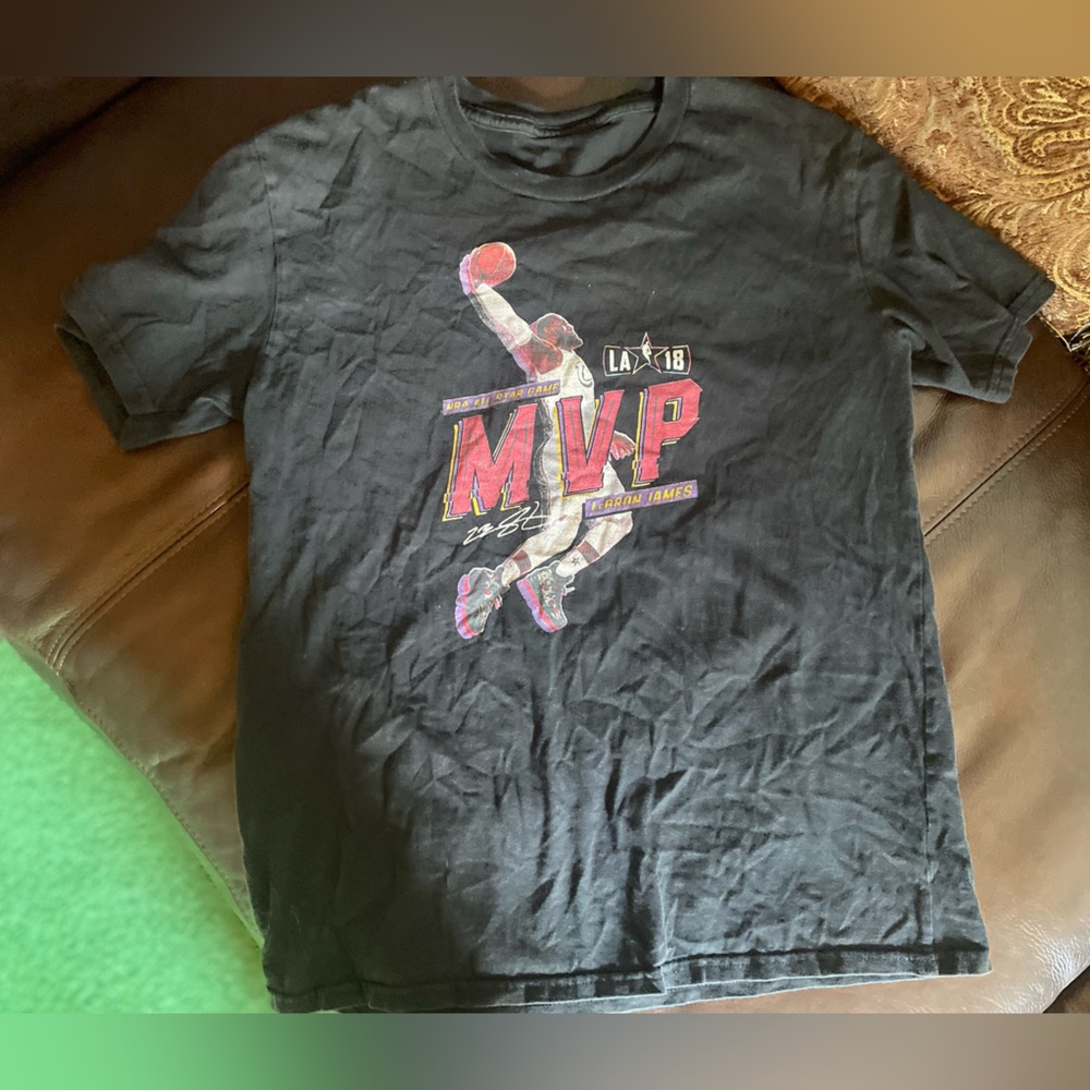 NBA Fanatics LeBron James Basketball Tee Shirt, Youth  L  unique